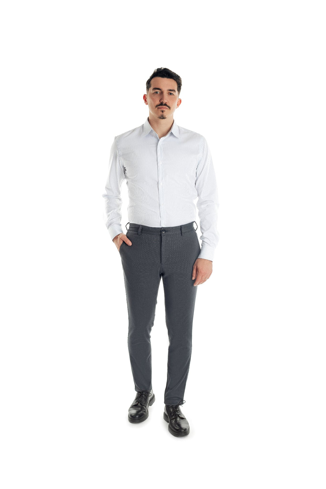 Pantaloni barbati